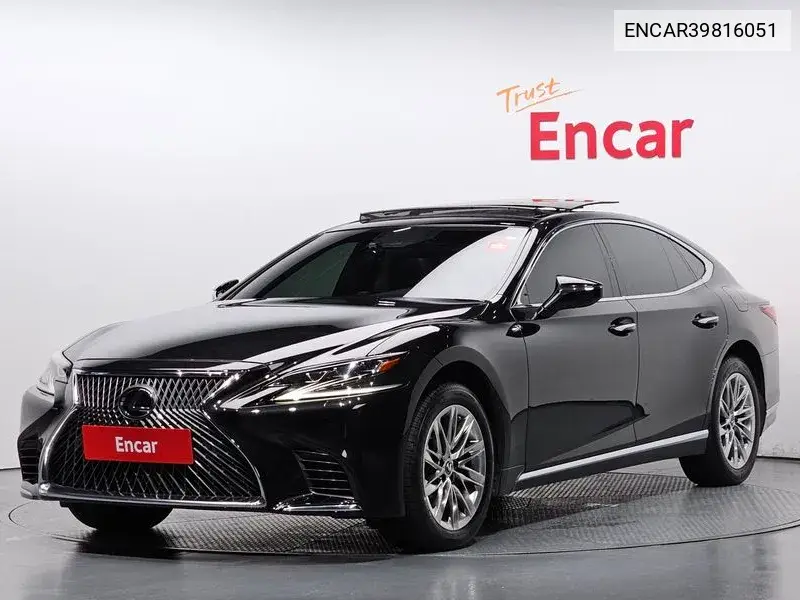 Lexus LS 2019 года выпуска