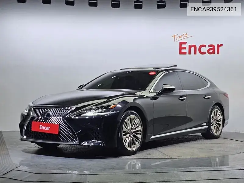 Lexus LS 2020 года выпуска