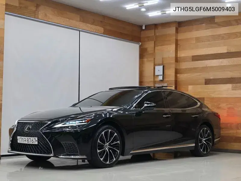 Lexus LS 2021 года выпуска