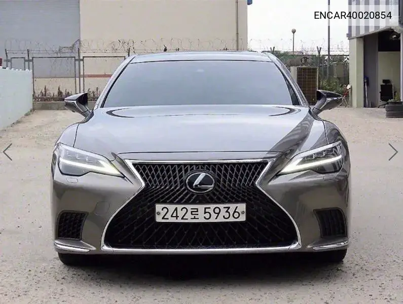 Lexus LS 2021 года выпуска