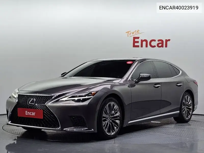 Lexus LS 2021 года выпуска