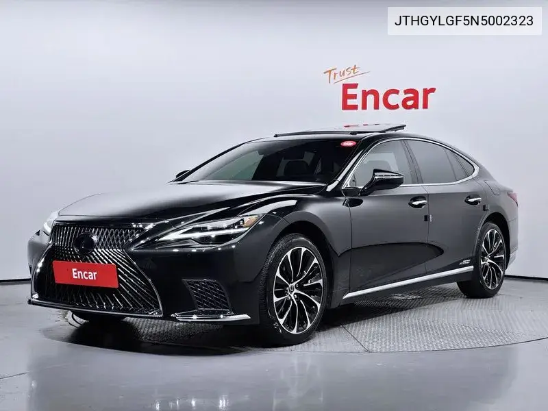 Lexus LS 2022 года выпуска