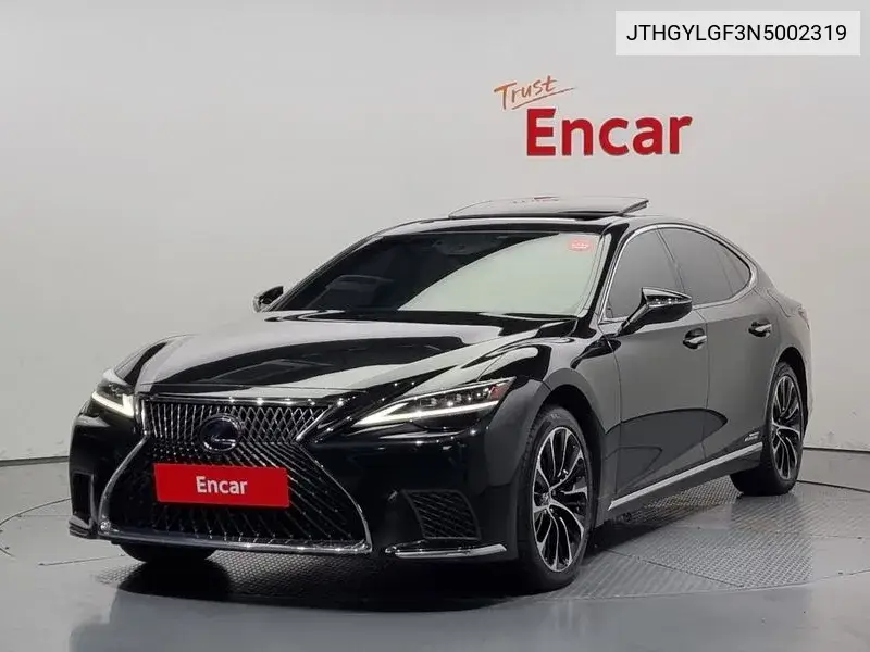 Lexus LS 2022 года выпуска