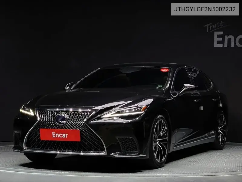 Lexus LS 2022 года выпуска