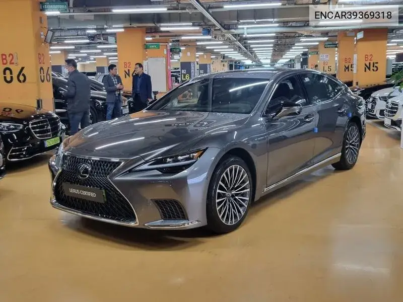 Lexus LS 2024 года выпуска