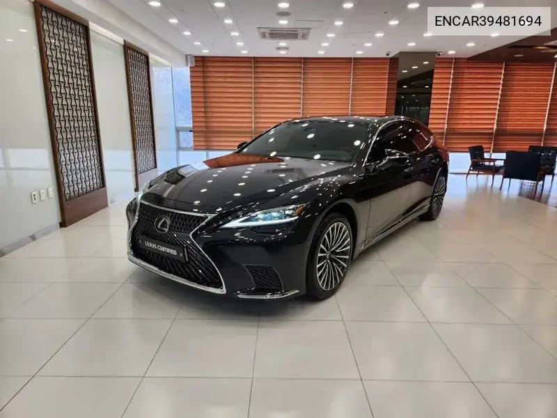 Lexus LS 2024 года выпуска