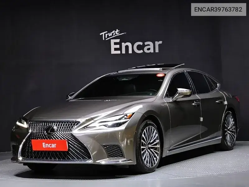 Lexus LS 2024 года выпуска