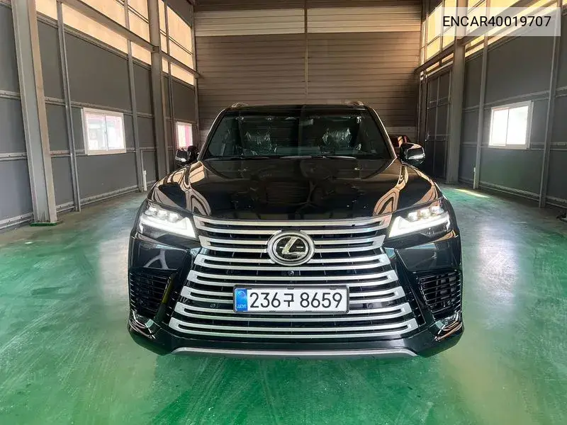 Lexus LX 2025 года выпуска