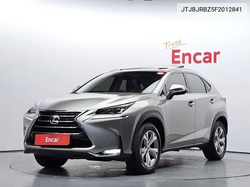 Lexus NX 2015 года выпуска