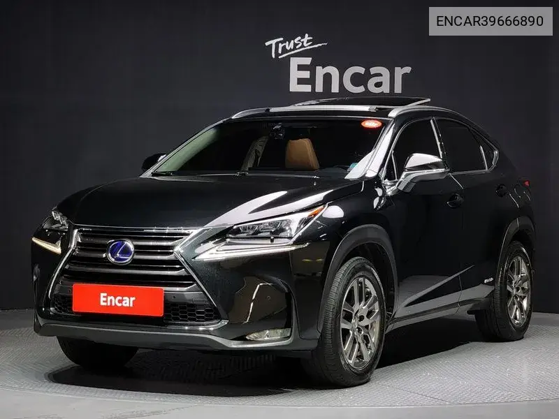 Lexus NX 2016 года выпуска