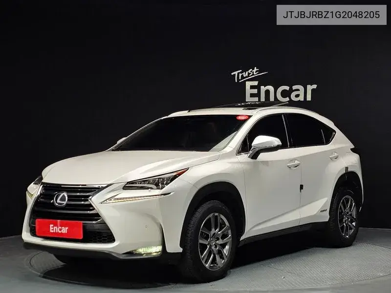 Lexus NX 2016 года выпуска