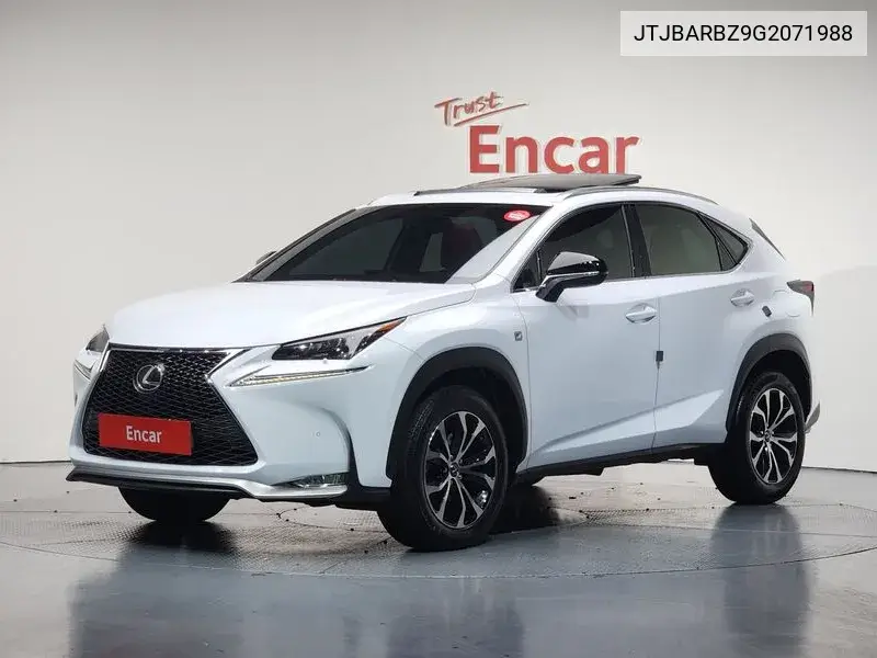 Lexus NX 2016 года выпуска