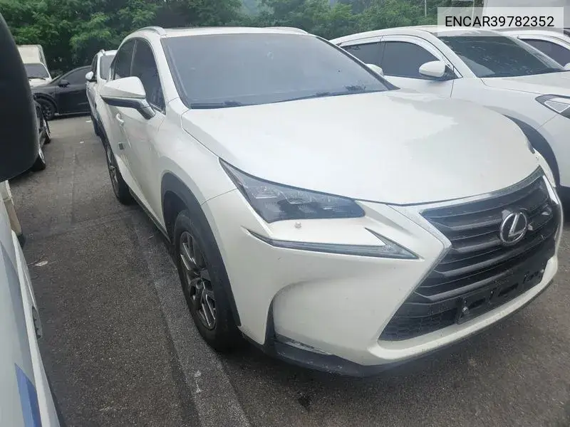 Lexus NX 2016 года выпуска