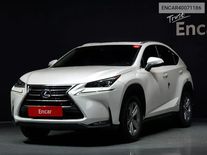 Lexus NX 2016 года выпуска
