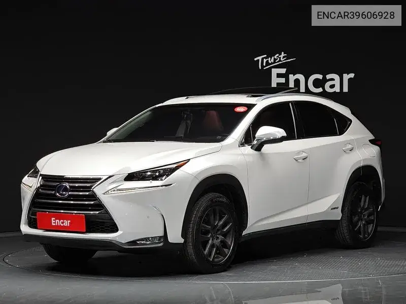 Lexus NX 2017 года выпуска