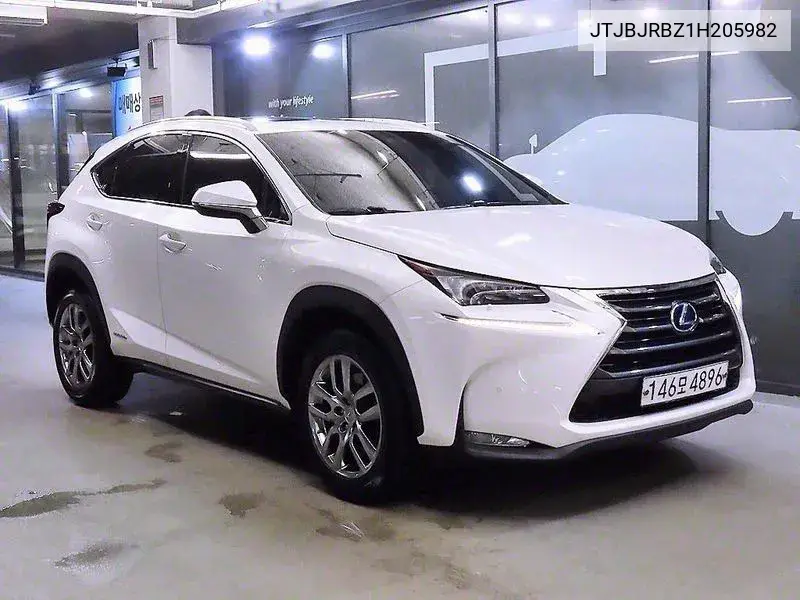 Lexus NX 2017 года выпуска