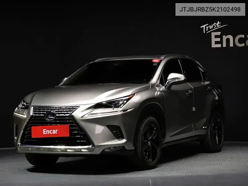 Lexus NX 2018 года выпуска