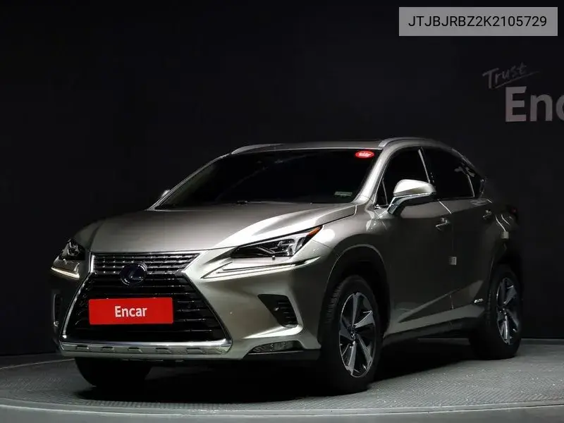 Lexus NX 2018 года выпуска
