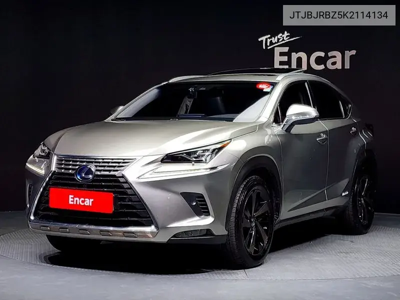 Lexus NX 2018 года выпуска