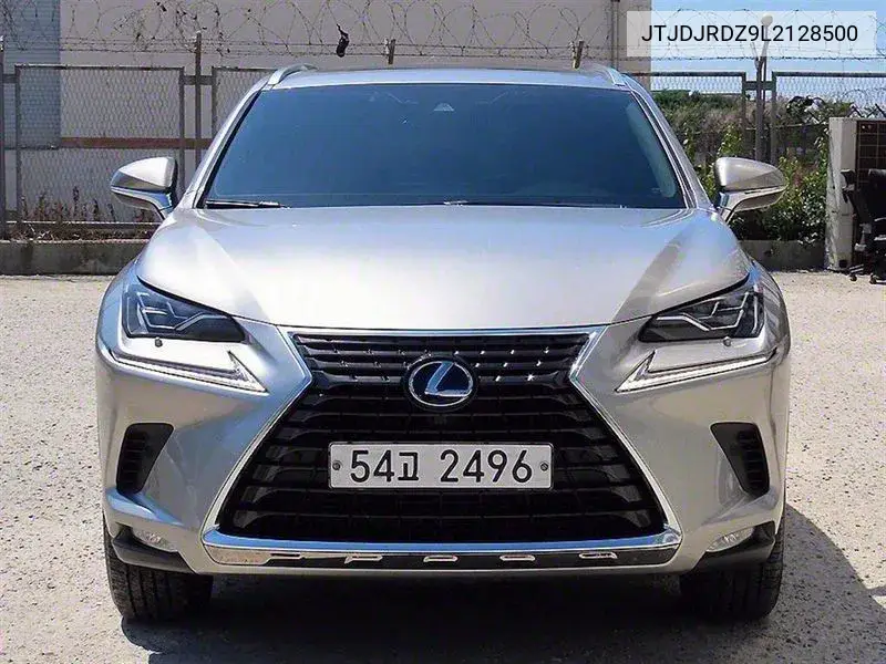 Lexus NX 2019 года выпуска
