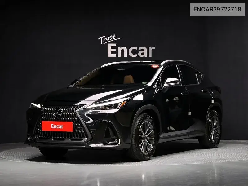Lexus NX 2024 года выпуска