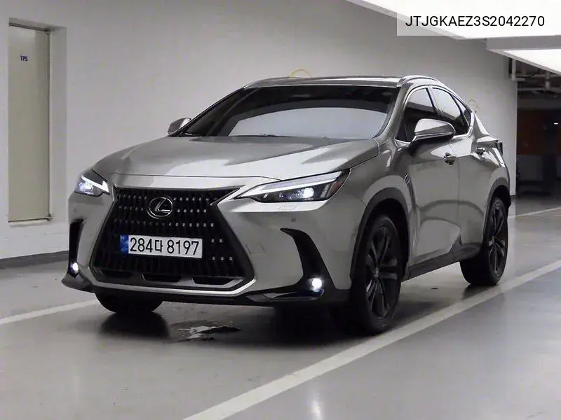 Lexus NX 2024 года выпуска