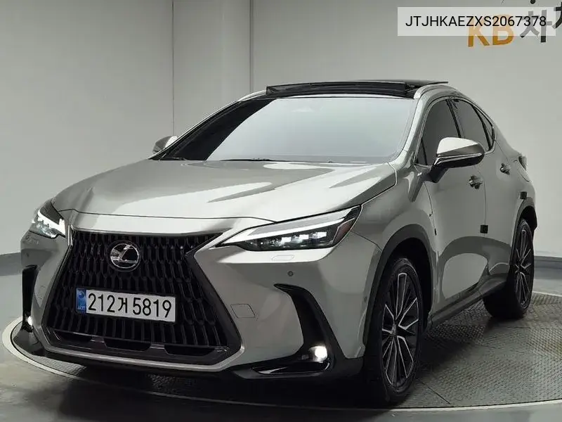 Lexus NX 2025 года выпуска