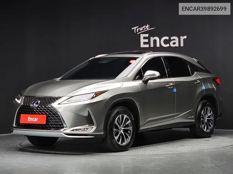 Lexus RX 2021 года выпуска