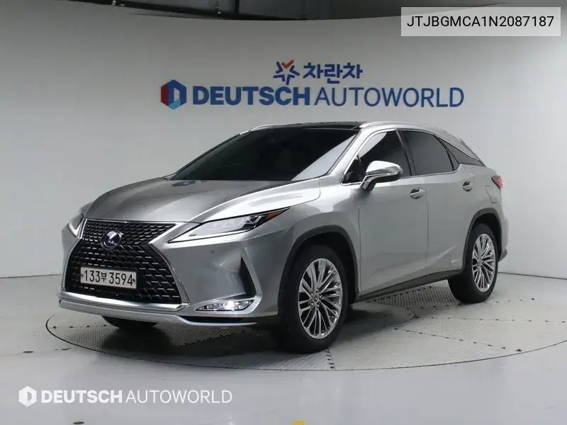 Lexus RX 2022 года выпуска