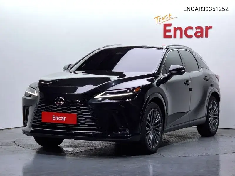 Lexus RX 2023 года выпуска