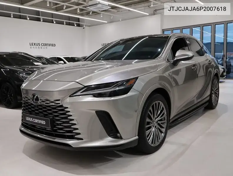 Lexus RX 2023 года выпуска