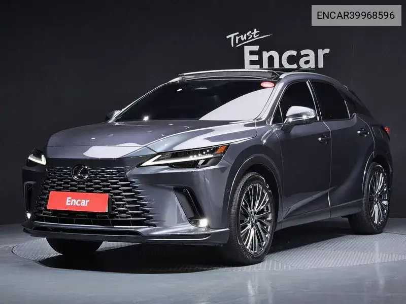 Lexus RX 2023 года выпуска