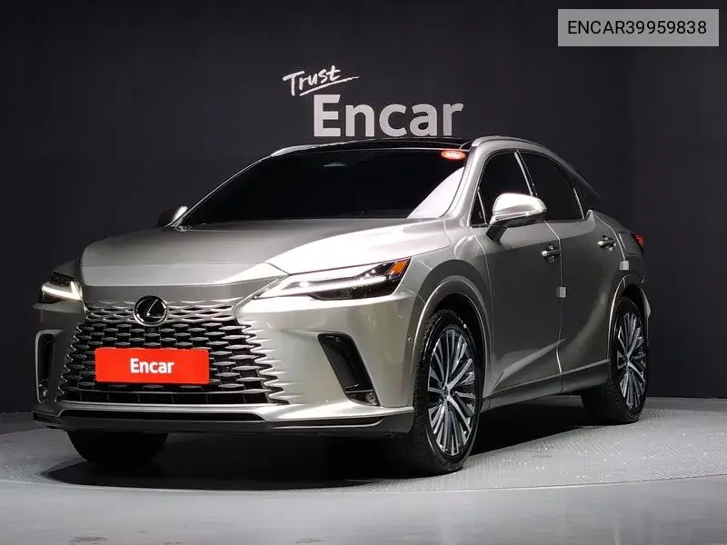 Lexus RX 2024 года выпуска