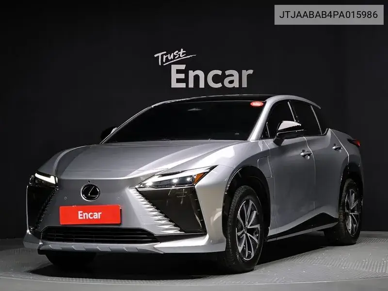 Lexus RZ 2023 года выпуска