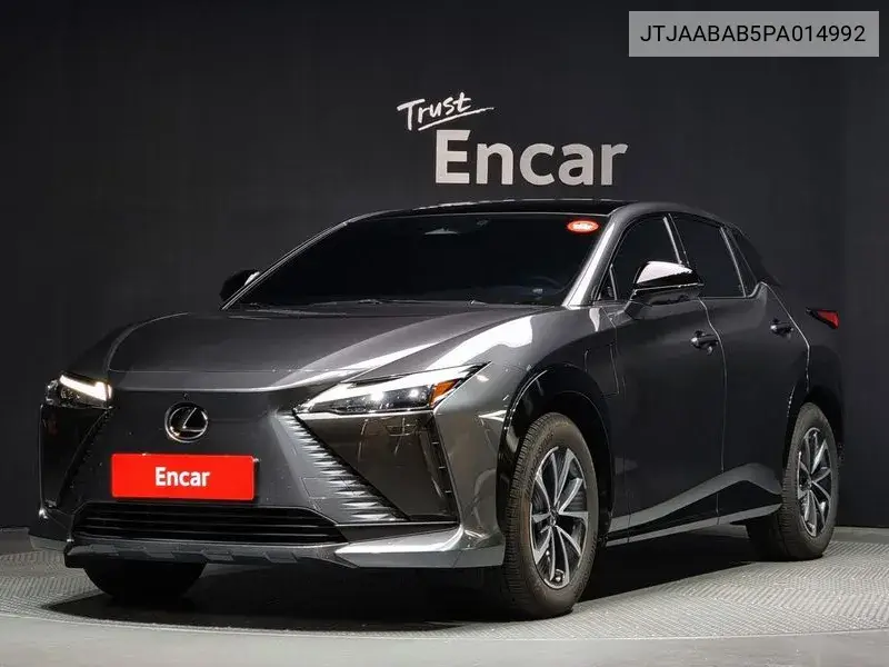 Lexus RZ 2023 года выпуска