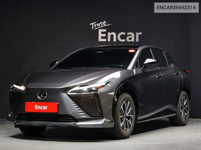 Lexus RZ 2023 года выпуска