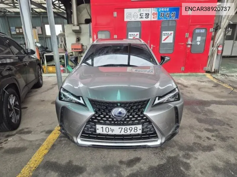 Lexus UX 2019 года выпуска