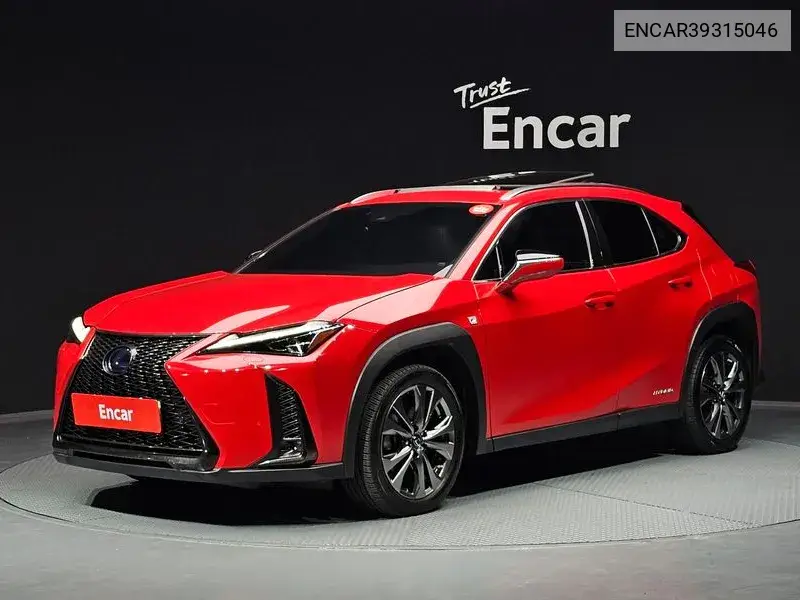 Lexus UX 2020 года выпуска