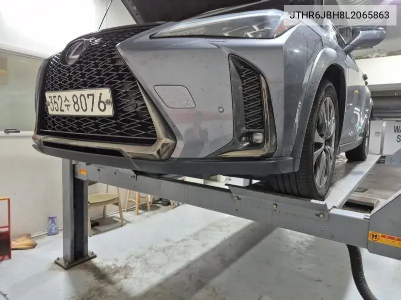 Lexus UX 2020 года выпуска