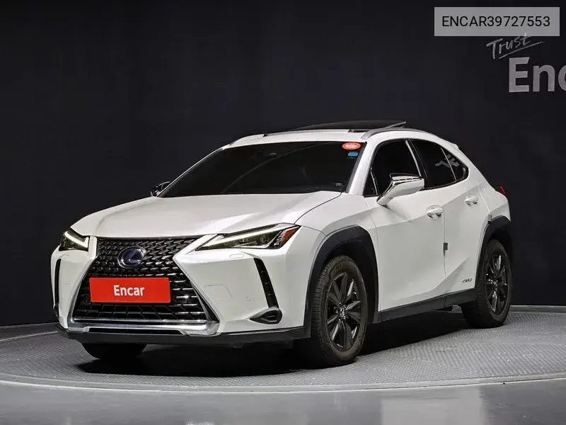 Lexus UX 2020 года выпуска