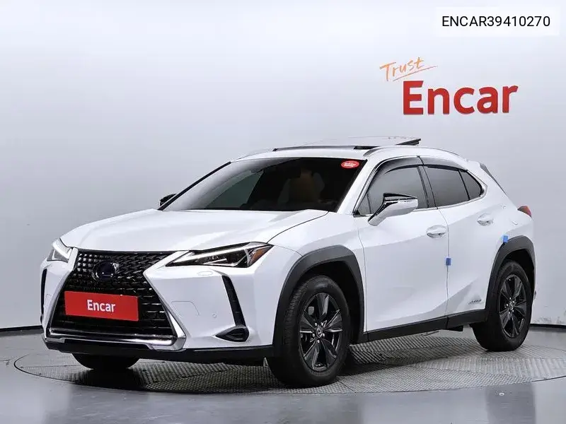 Lexus UX 2021 года выпуска