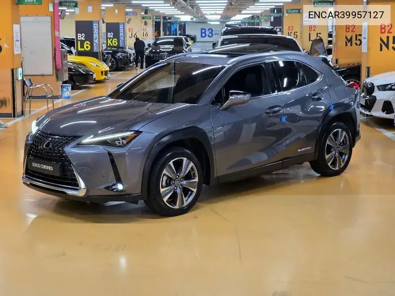 Lexus UX 2022 года выпуска