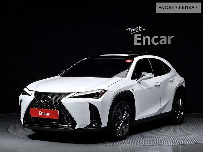 Lexus UX 2023 года выпуска