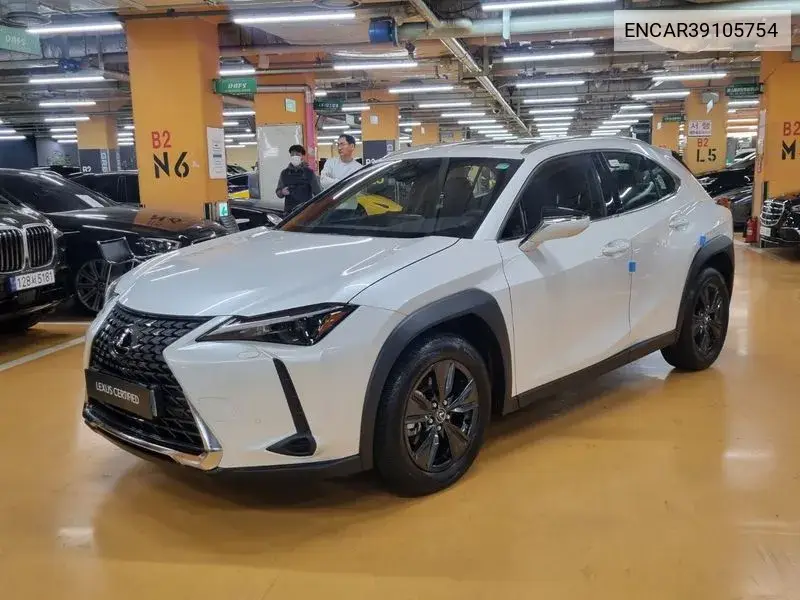 Lexus UX 2024 года выпуска