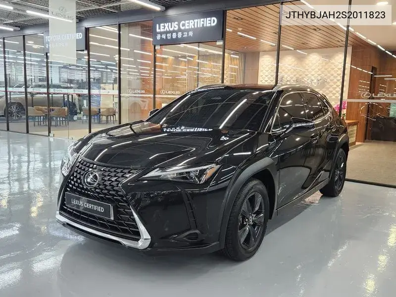 Lexus UX 2024 года выпуска