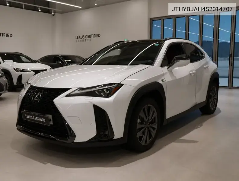 Lexus UX 2024 года выпуска