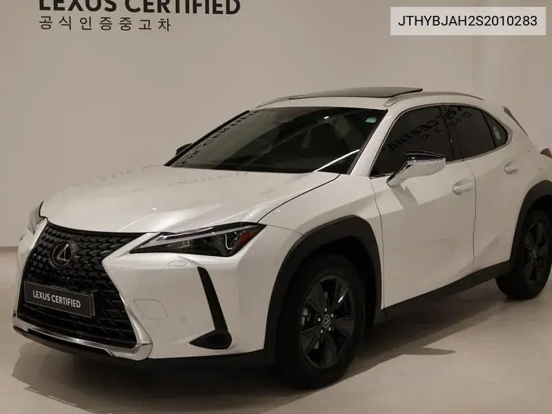 Lexus UX 2024 года выпуска