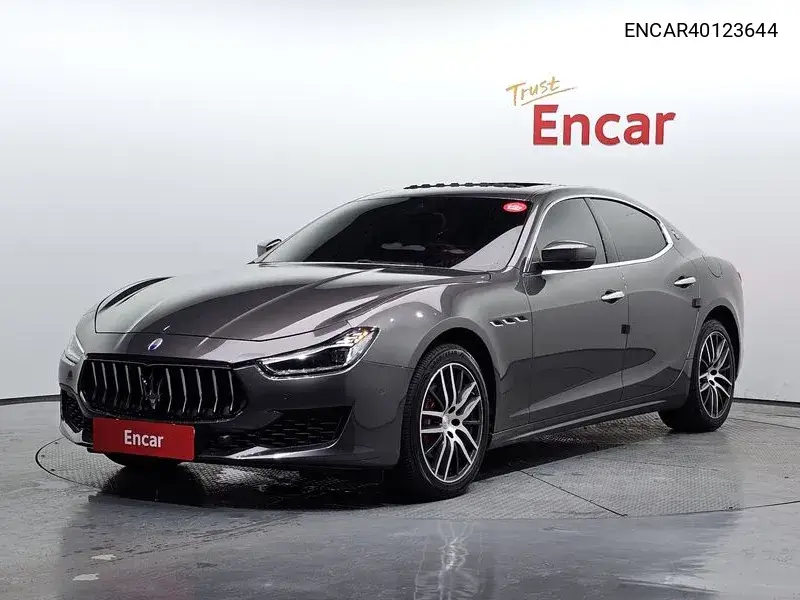Maserati Ghibli 2018 года выпуска