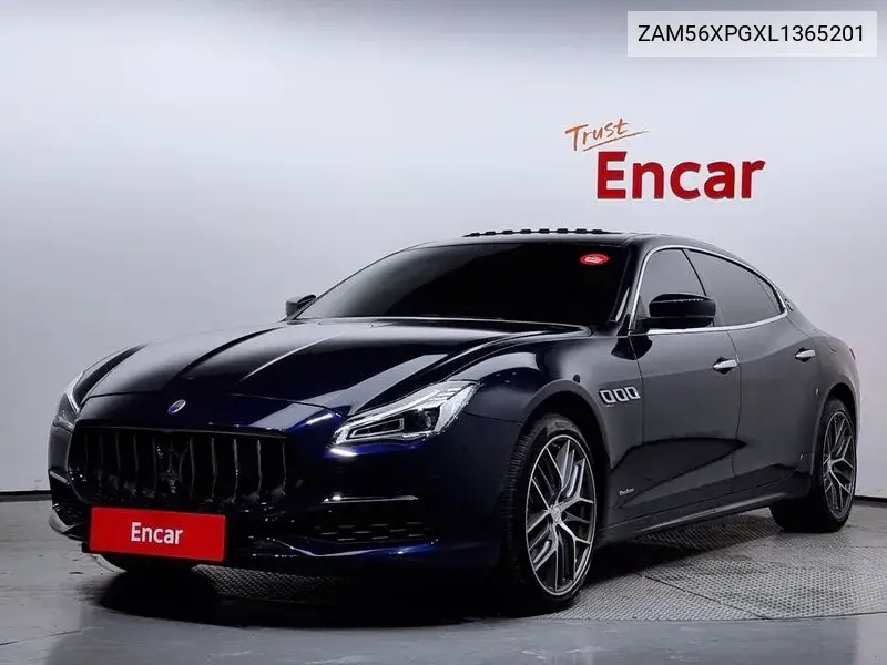 Maserati Quattroporte 2020 года выпуска