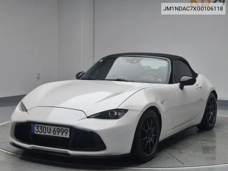 Mazda MX-5 2016 года выпуска